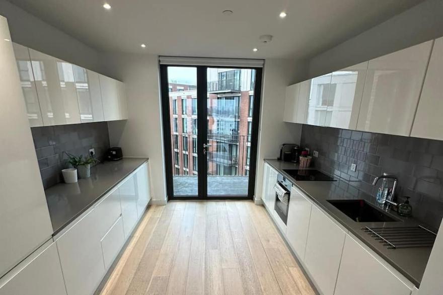 Luxury 3 Bedroom Penthouse Apartment