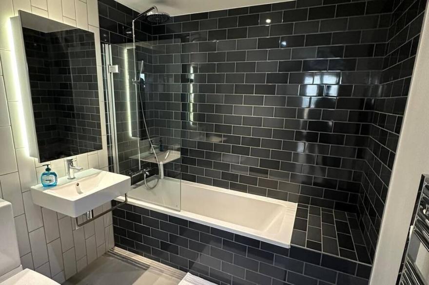 Luxury 3 Bedroom Penthouse Apartment