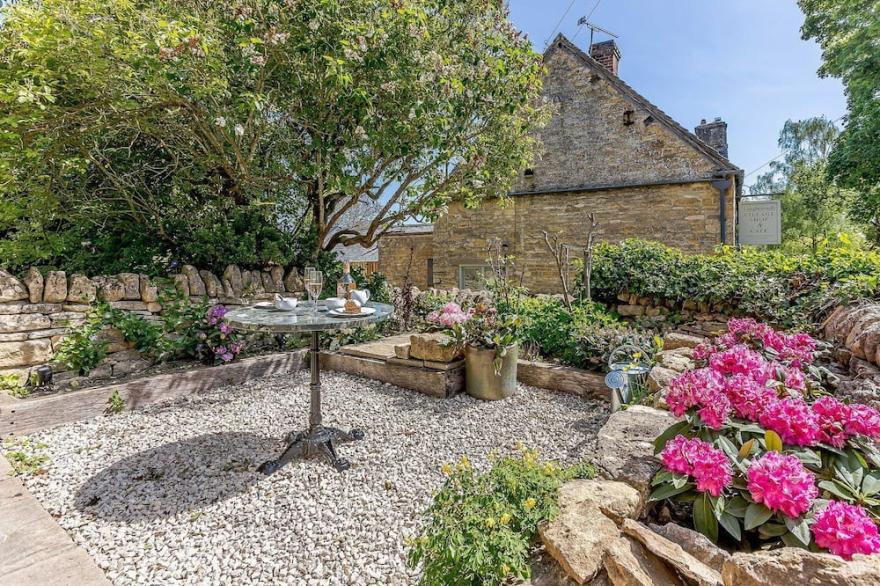 1 bedroom accommodation in Longborough, near Moreton-In-Marsh