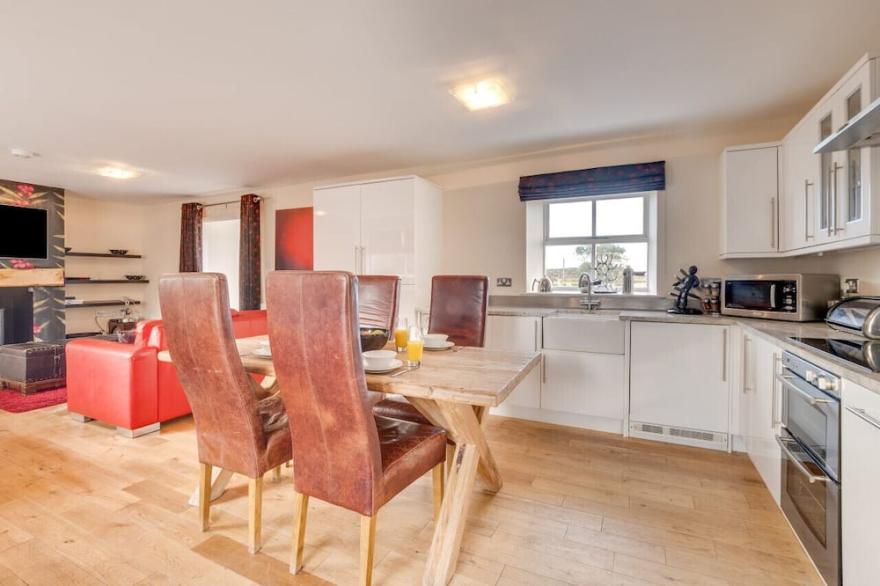 Stable Cottage - Two Bedroom House, Sleeps 4