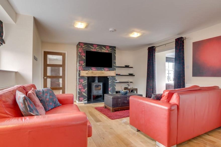 Stable Cottage - Two Bedroom House, Sleeps 4
