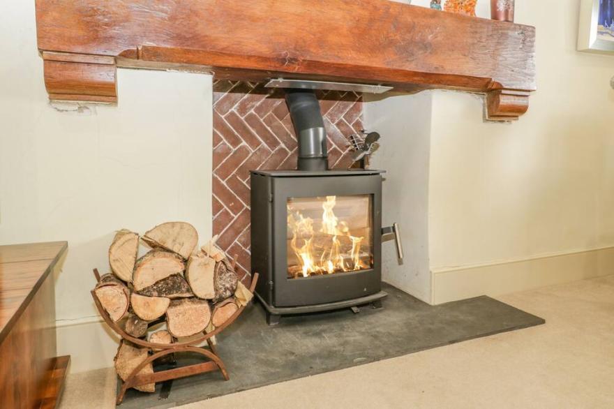 FOREVER HOME, family friendly, with hot tub in Payhembury