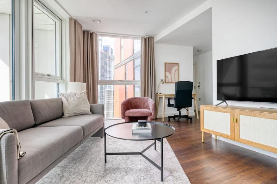 Lovely Nine Elms 1BR w/ 24 hr Security, next to Tube, by Blueground