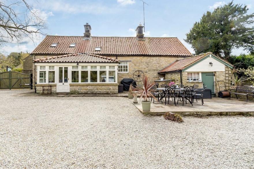 2 bedroom accommodation in Thornton le Dale near Pickering