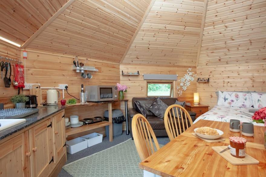 1 bedroom accommodation in Knowle, near Cullompton