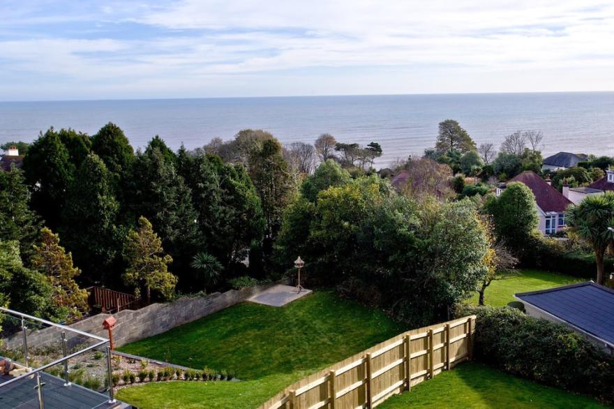 4 bedroom accommodation in Teignmouth