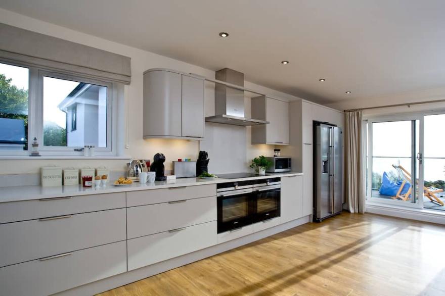 4 bedroom accommodation in Teignmouth