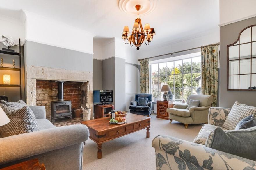 The Boat House - Four Bedroom House, Sleeps 8