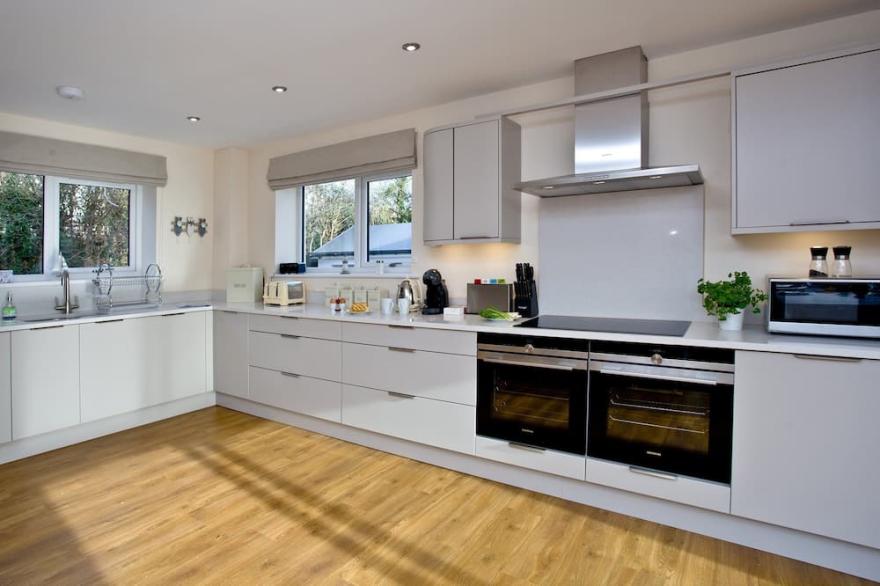3 bedroom accommodation in Teignmouth