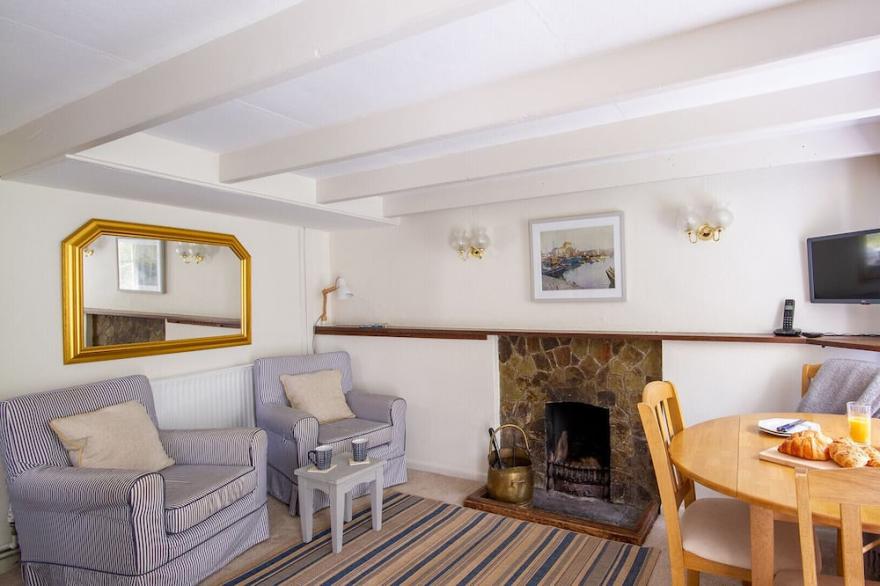 Cuckoo Tor is a pretty 2 bedroom cottage surrounded by national trust countryside near the Bodninnick ferry for Fowey