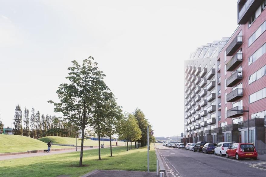 Pass the Keys | Lovely 2-Bed Flat Glasgow Harbour FREE parking