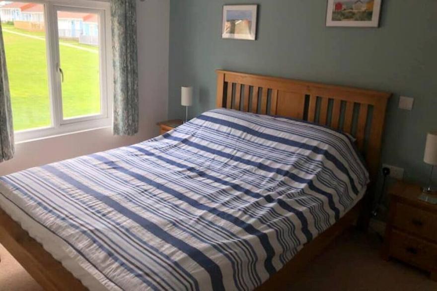 Beautiful 2 Bedroom House By the Sea