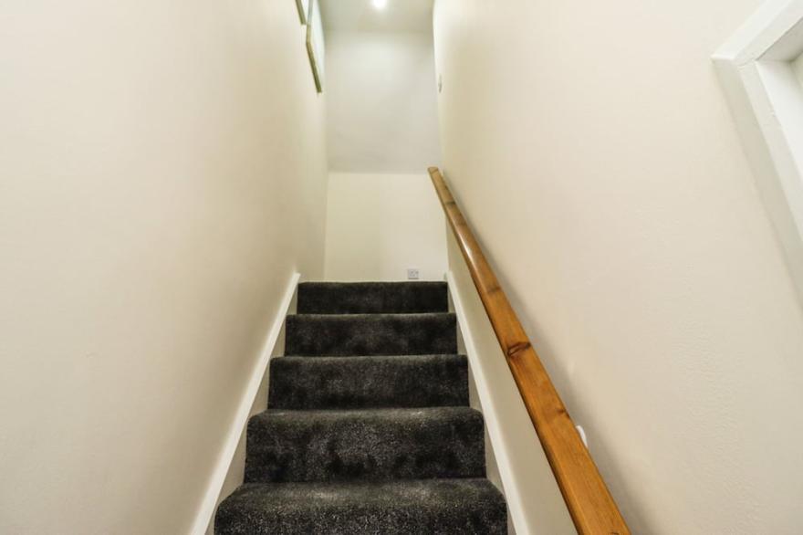 STATION VIEW, pet friendly, country holiday cottage in Whitby