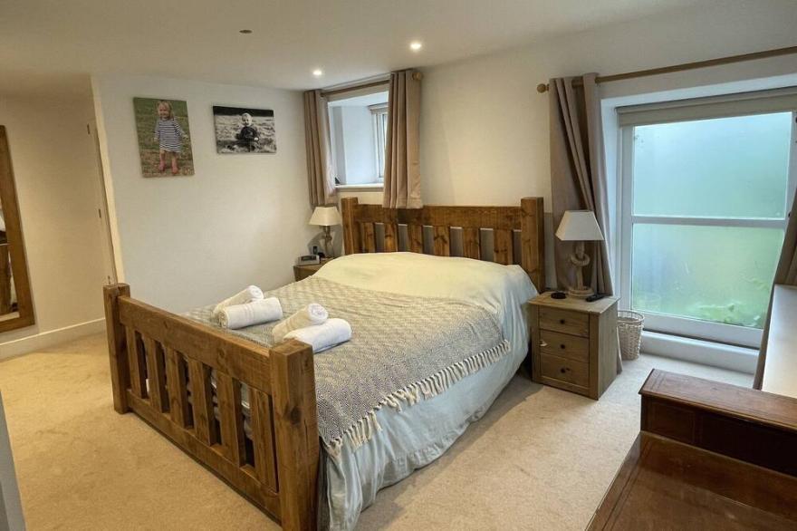 Large newly converted barn ideal for families with pets