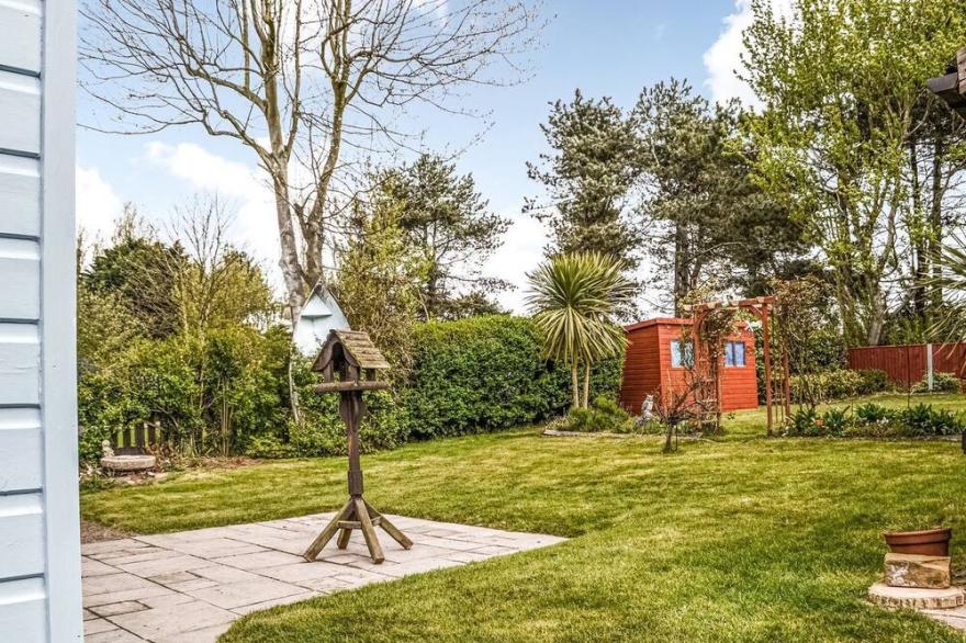 2 bedroom accommodation in Humberston Fitties, near Grimsby