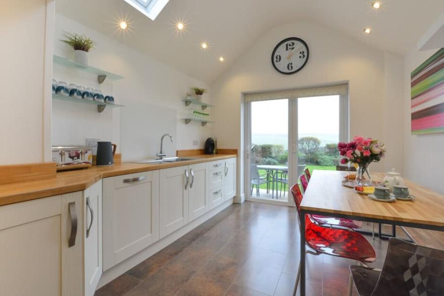 Polbream - Four Bedroom House, Sleeps 8