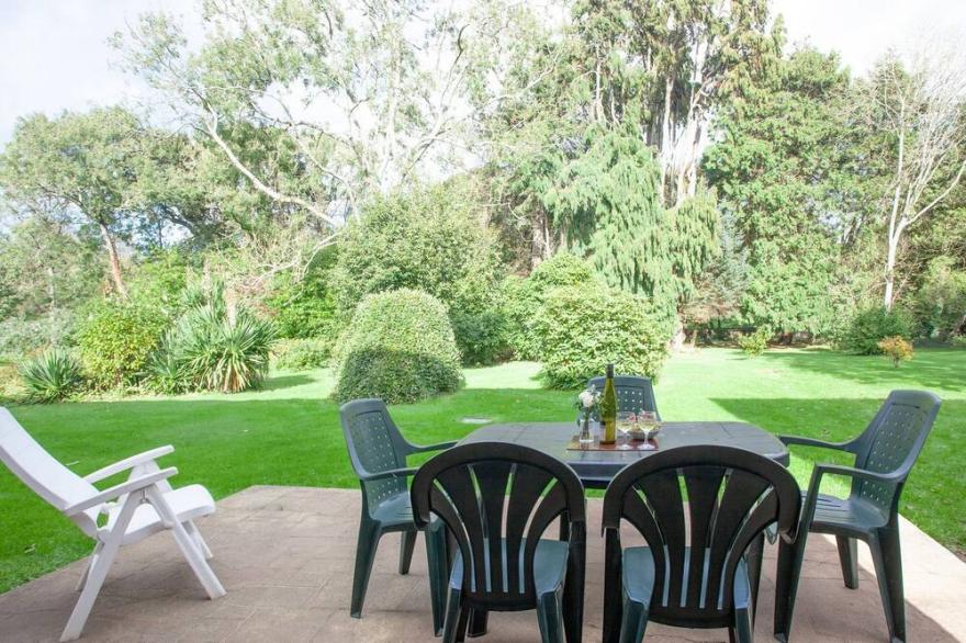 2 bedroom accommodation in Kingsbridge