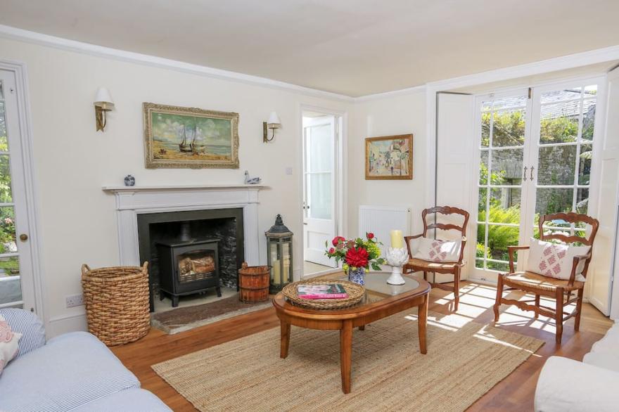 ROSEVINE, pet friendly, luxury holiday cottage in Slapton