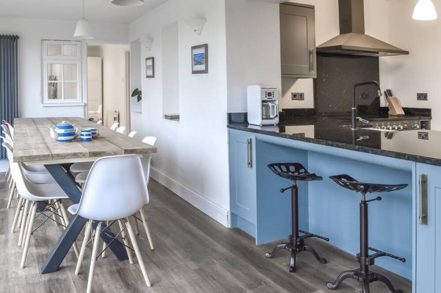6 bedroom accommodation in Treburrick near Porthcothan Bay