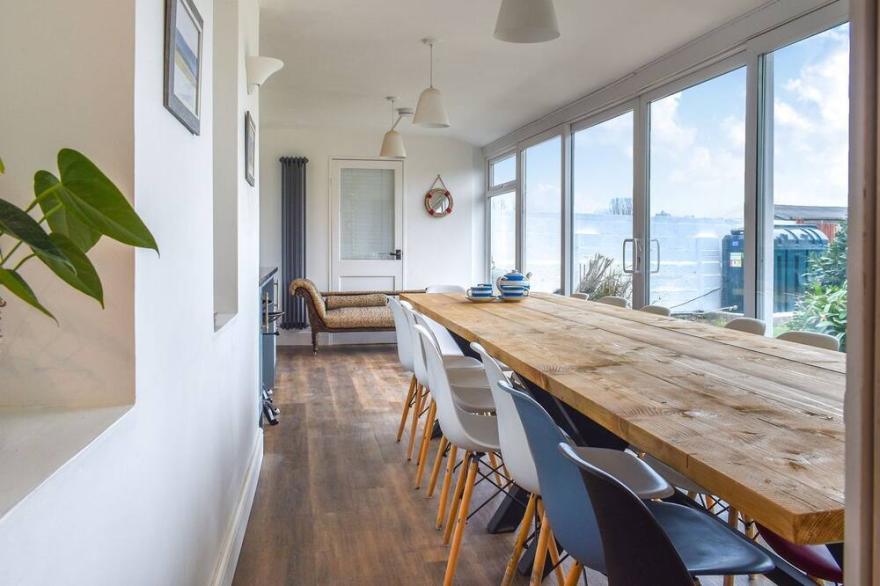 6 bedroom accommodation in Treburrick near Porthcothan Bay