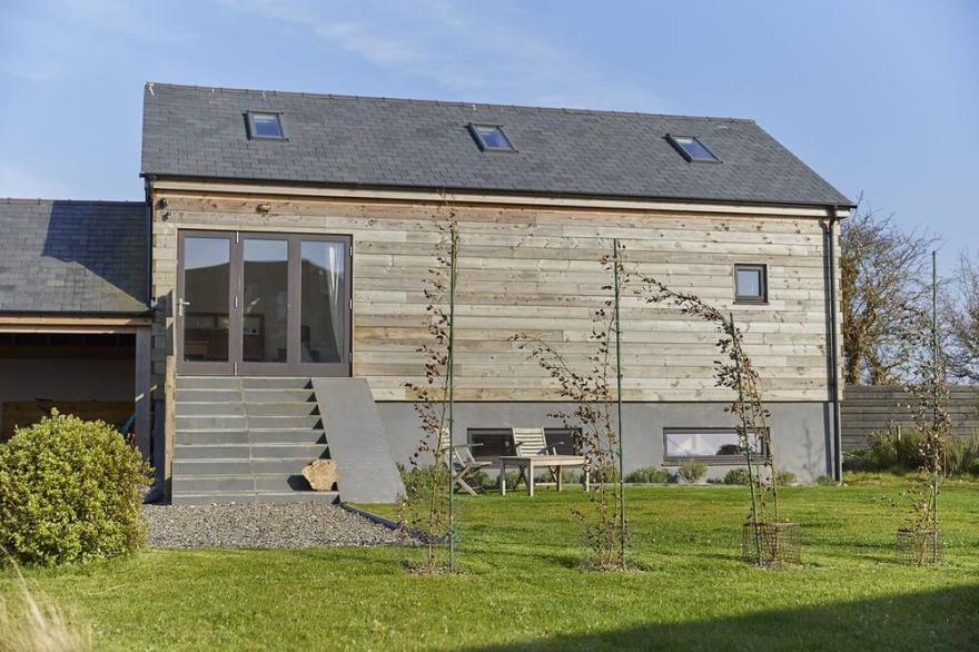 Light and Spacious Holiday Barn in North Cornwall