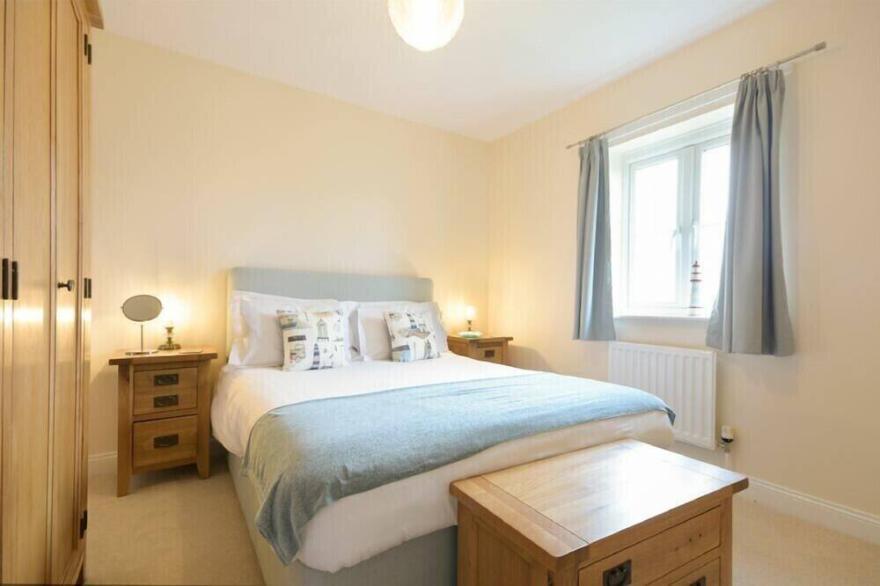 53 LONGBEACH, pet friendly, country holiday cottage in Beadnell