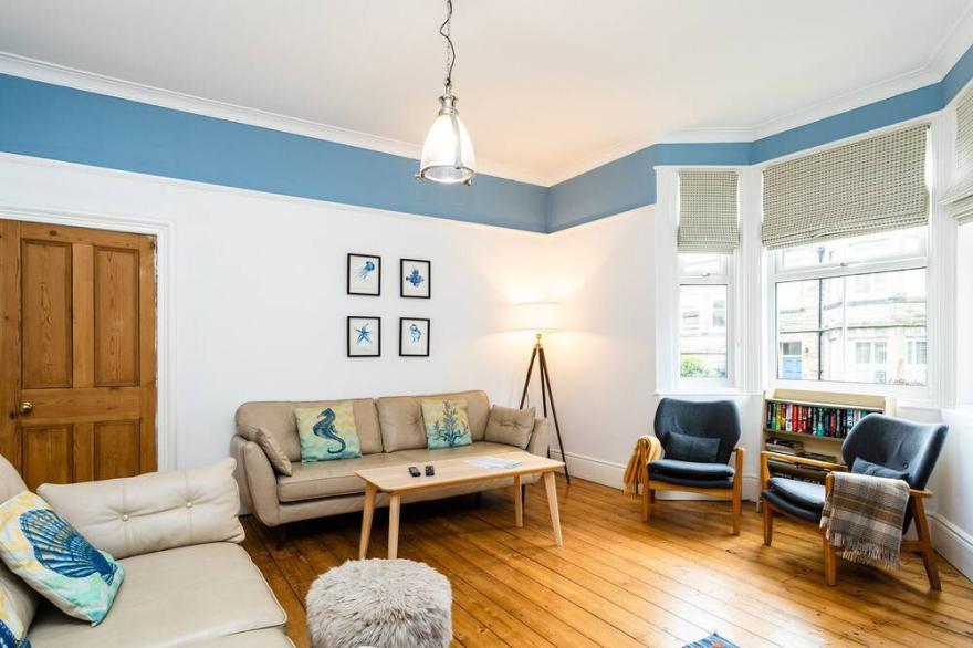 LONGSHORE, pet friendly, character holiday cottage in Alnmouth