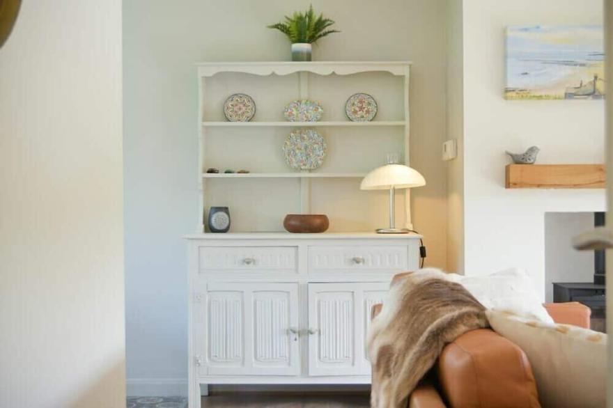 SPUGGIES REST, pet friendly, with open fire in Embleton