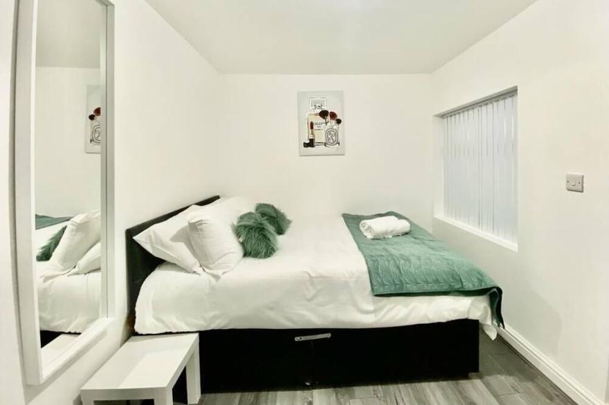 Deluxe 1 Bed Sleeps 3 - Tong Apartment