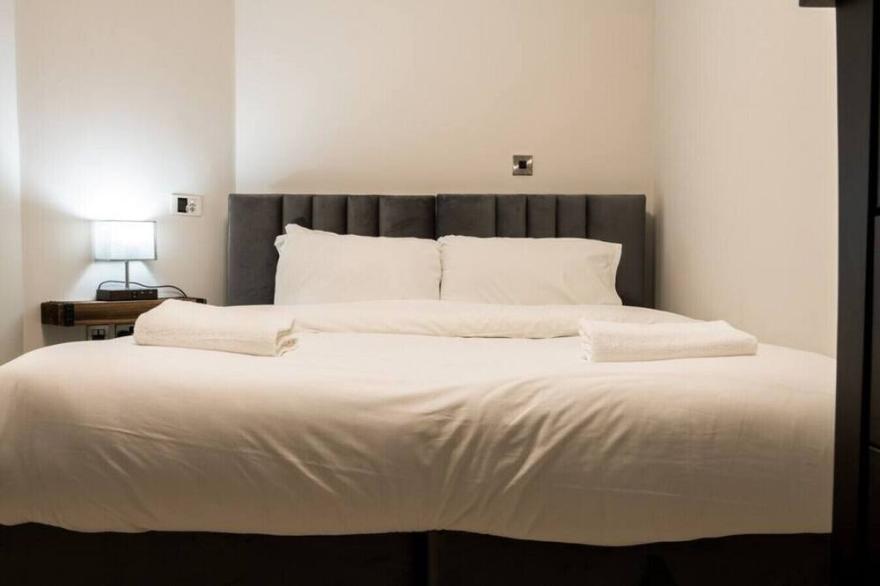 LE 23 · Escape Ordinary at Castle Hume No.23 ~ Luxury