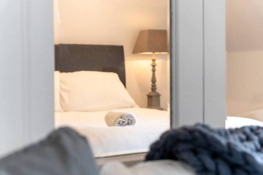 3 Bryan Street · Bryan Street No. 3 - Stunning & Spacious