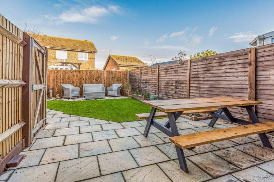 Pass the Keys | Holiday Home Near Beaches