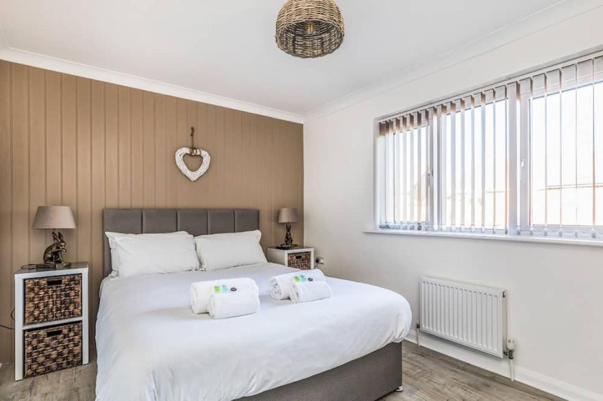 Pass the Keys | Holiday Home Near Beaches