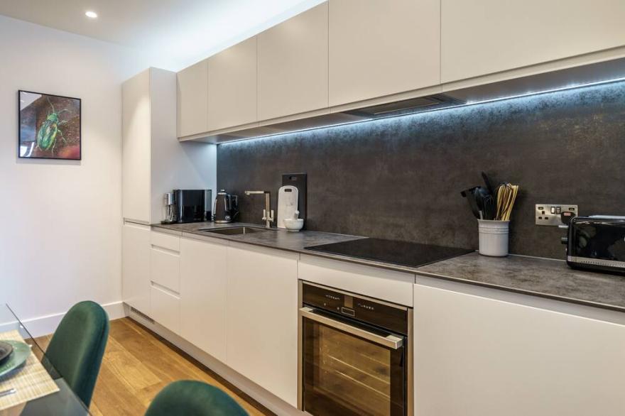 City Pad @ Ryedale House -  a premium stay that sleeps 3 guests  in 1 bedroom