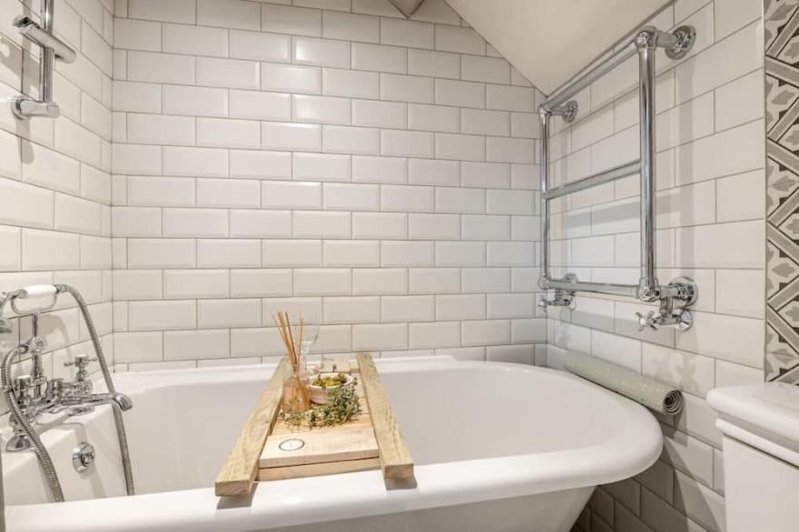 2 Browcote Cottage - Two Bedroom House, Sleeps 4