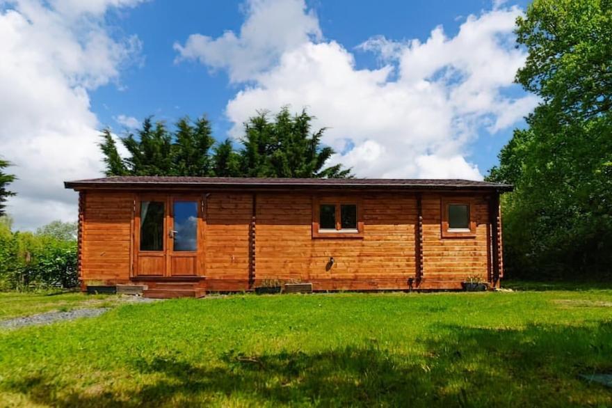 2 bedroom accommodation in Wincanton