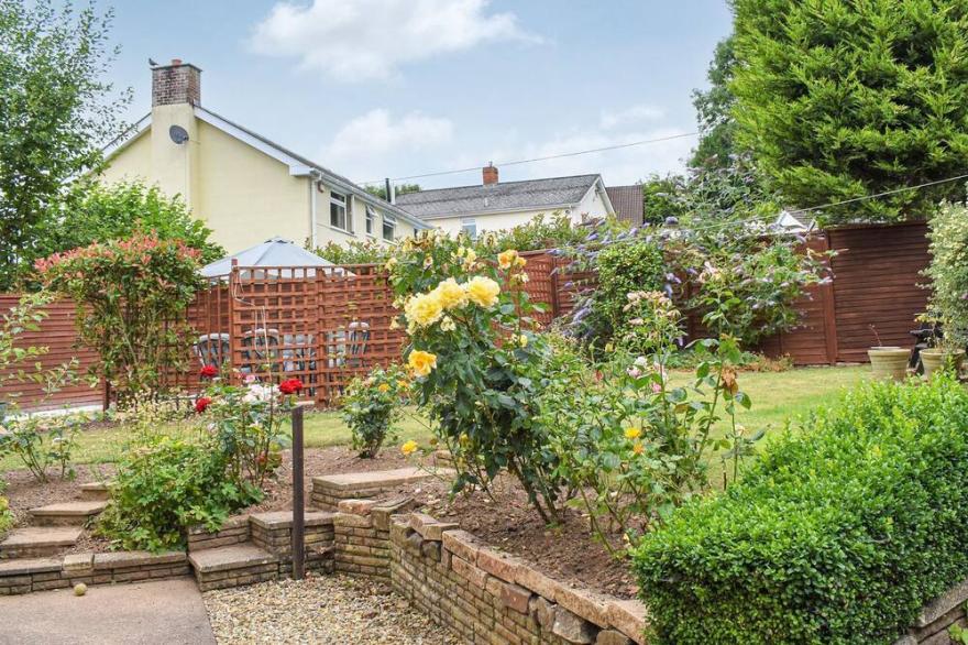 3 bedroom accommodation in Bampton