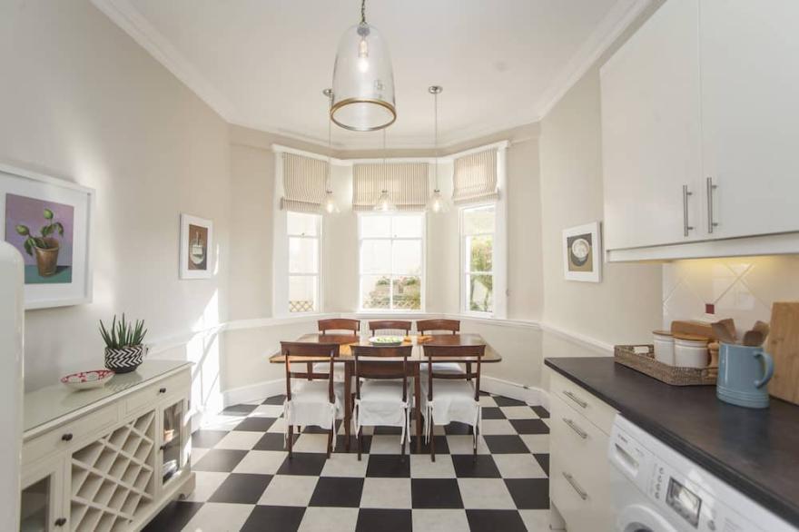 Russel Maisonette - Fabulous Georgian property in sought after central area.