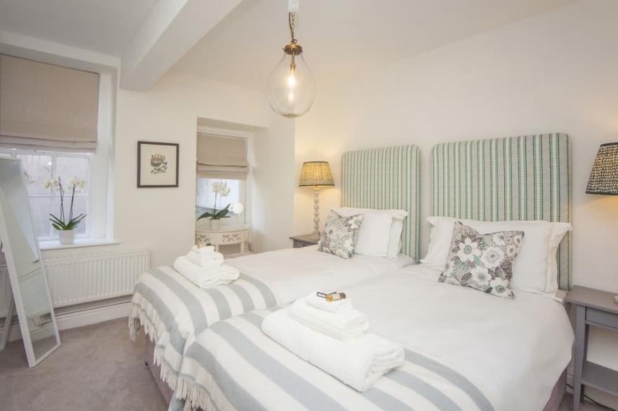 Russel Maisonette - Fabulous Georgian property in sought after central area.