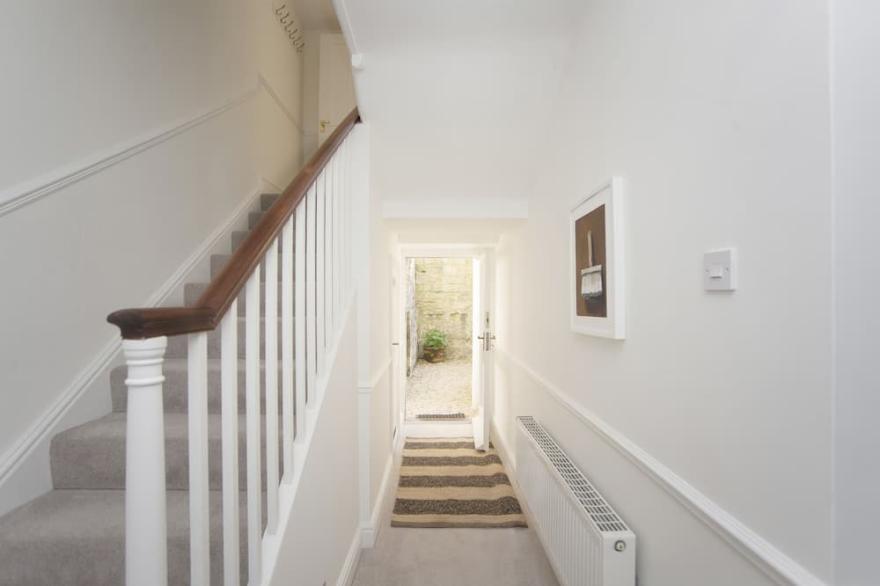 Russel Maisonette - Fabulous Georgian property in sought after central area.