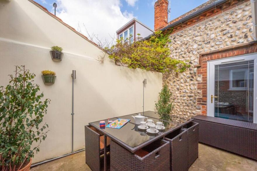 Eva Cottage - Four Bedroom House, Sleeps 8