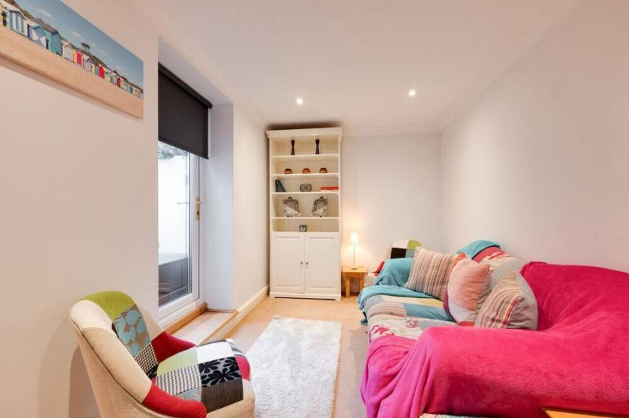Eva Cottage - Four Bedroom House, Sleeps 8