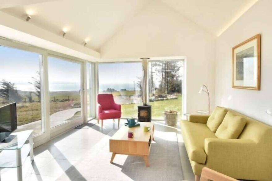 TAIGH GLAS, romantic, luxury holiday cottage in Gairloch
