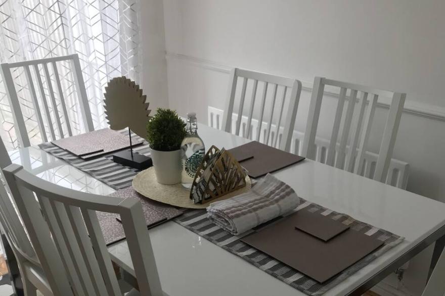 Stunning 5-Bed House in Erith, Greater London