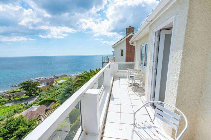 pet-friendly luxury house with stunning sea views, garden near beach and village