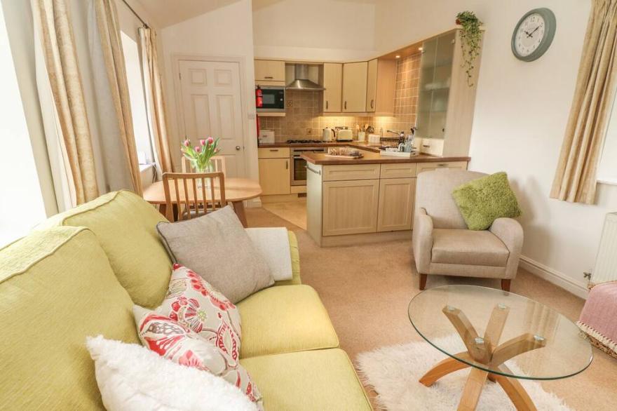 APPLE TREE COTTAGE, with a garden in Troutbeck Bridge