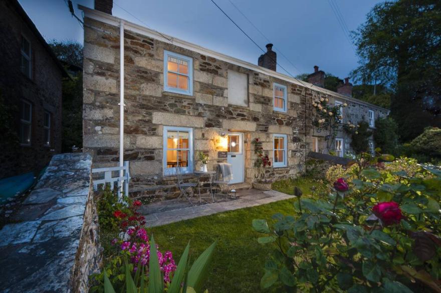 Cottage-Luxury-Private Bathroom-River View
