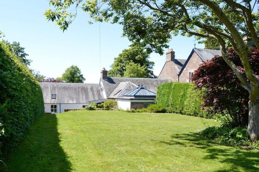 2 bedroom accommodation in Kettins, near Blairgowrie
