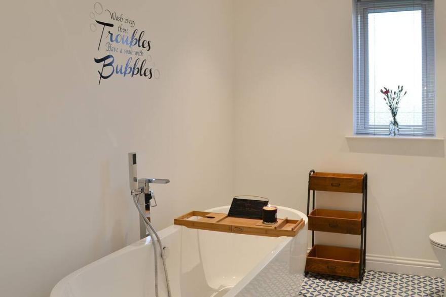 3 bedroom accommodation in Near Lochboisdale