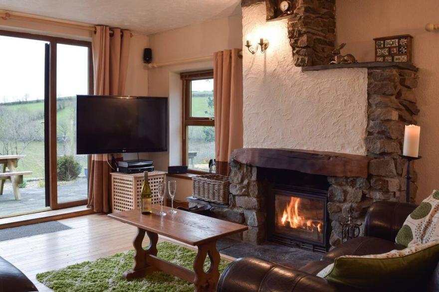 5 bedroom accommodation in near Carmarthen
